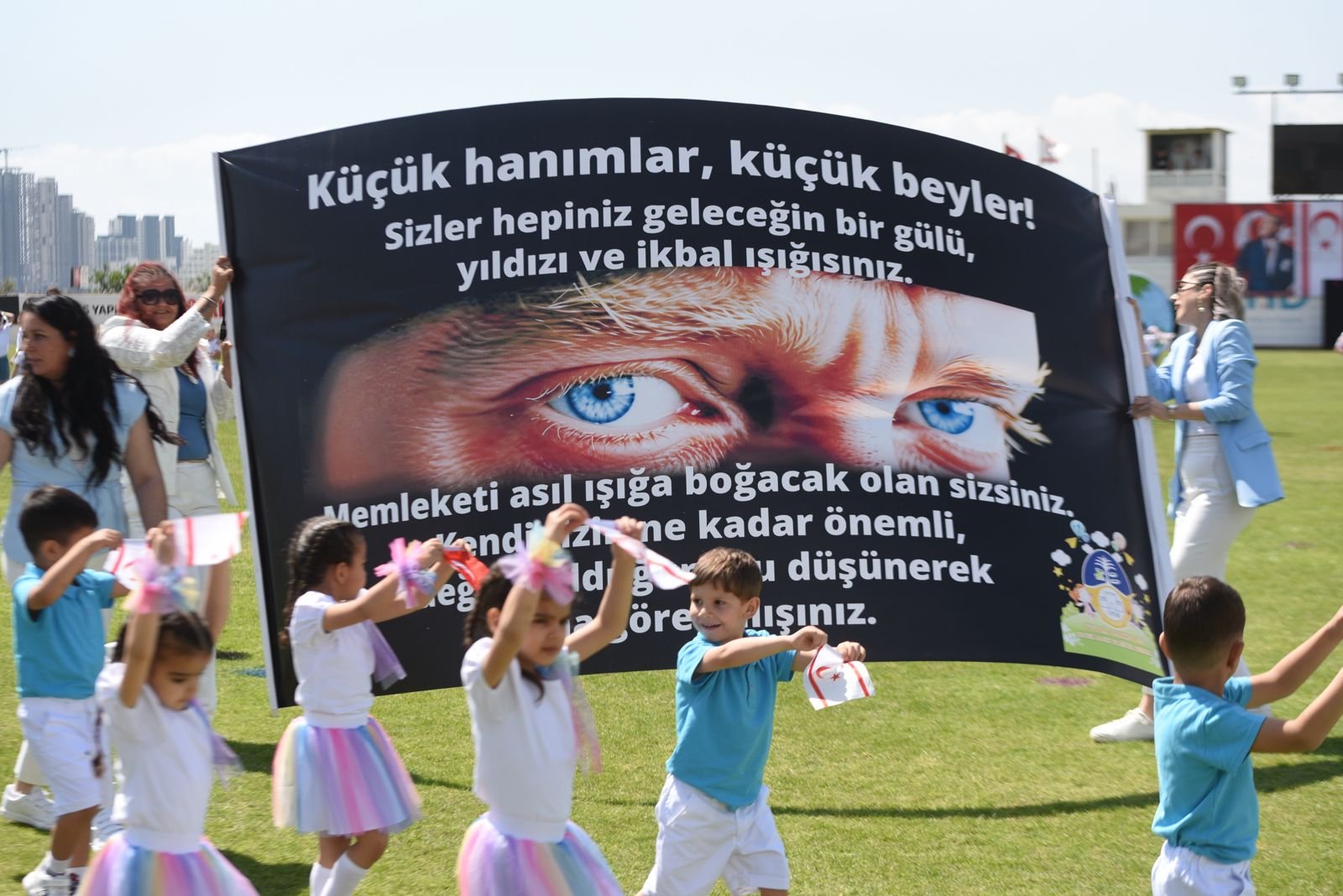 1776939358759Tören 12