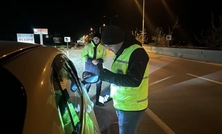 Ülke genelinde 293 sürücü rapor edildi, 37 araca trafikten men…