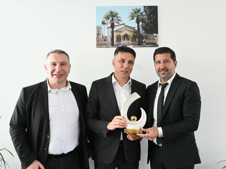 Sapsızoğlu’ndan Amcaoğlu’na ziyaret