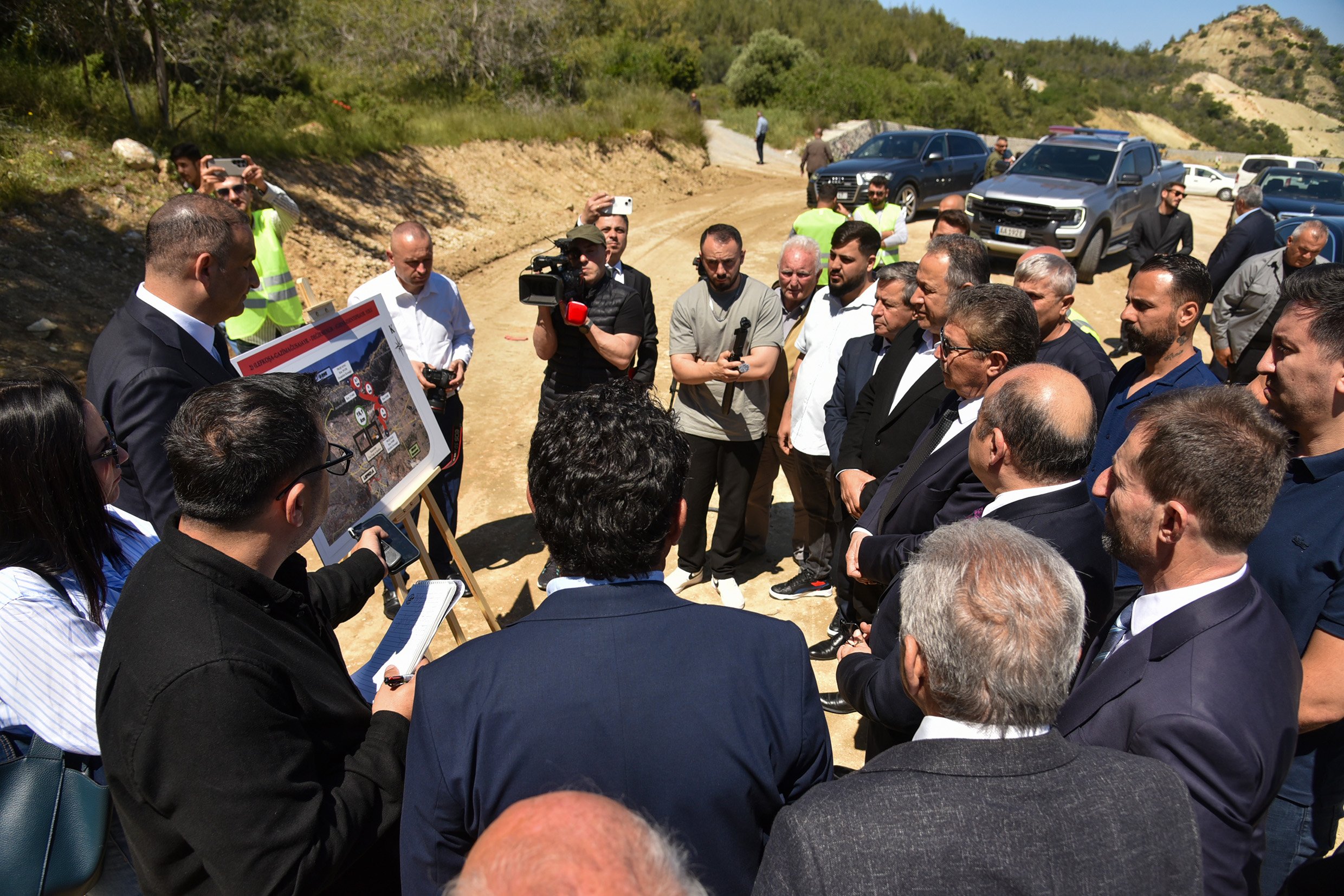1778064770159Basbakan Ustel Yol Calısmalarını Inceledi 3 So