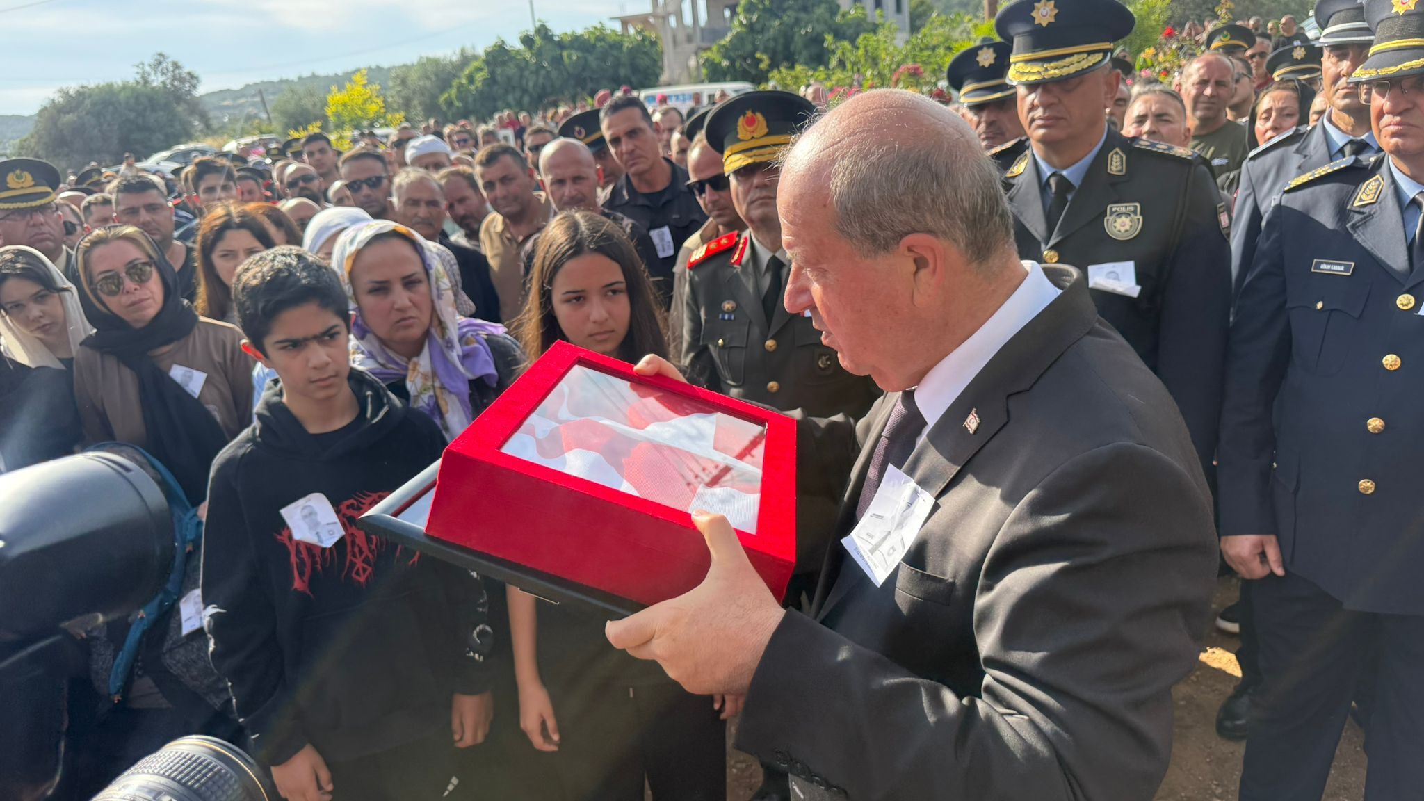 Görevdeyken Rahatsızlanarak Hayatını Kaybeden 47 Yaşındaki Polis Memuru Korkmaz Son Yolculuğuna Uğurlandı (4)