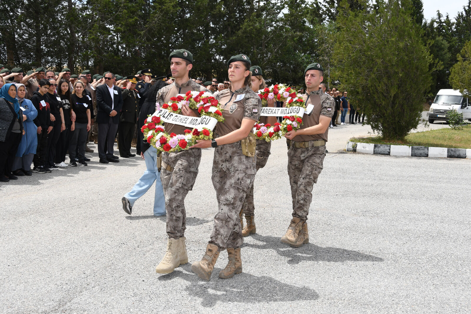 Görevdeyken Rahatsızlanarak Hayatını Kaybeden 47 Yaşındaki Polis Memuru Korkmaz Son Yolculuğuna Uğurlandı (5)