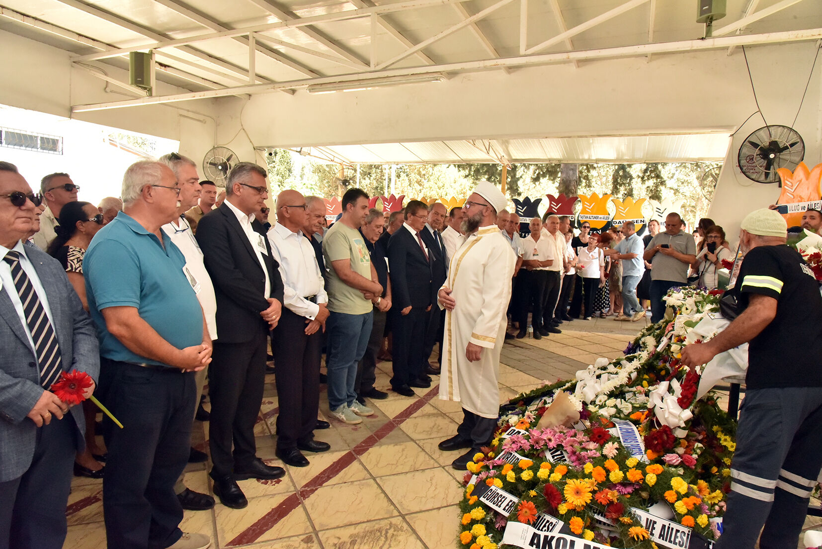 1782822747791Sevgül Uludağ Cenaze Ti̇m (1)