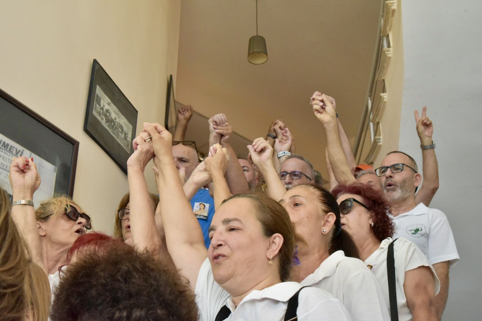 1782822747807Sevgül Uludağ Cenaze Ti̇m (5)