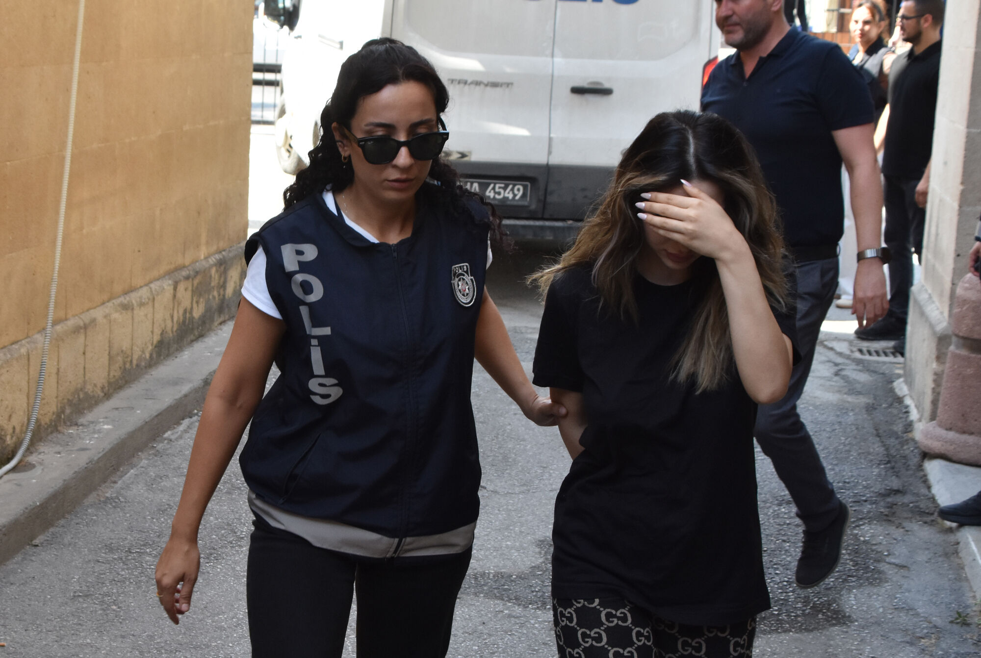 Yatırım Şirketi Görünümlü Dolandırıcılık Ağı Çökertildi, 19 Tutuklu (3)