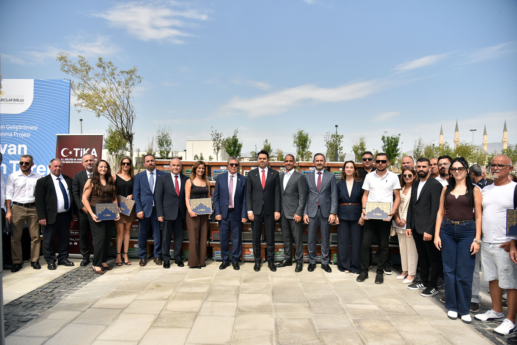 1789641634441Ti̇ka Ari Kovani Ti̇m (1)