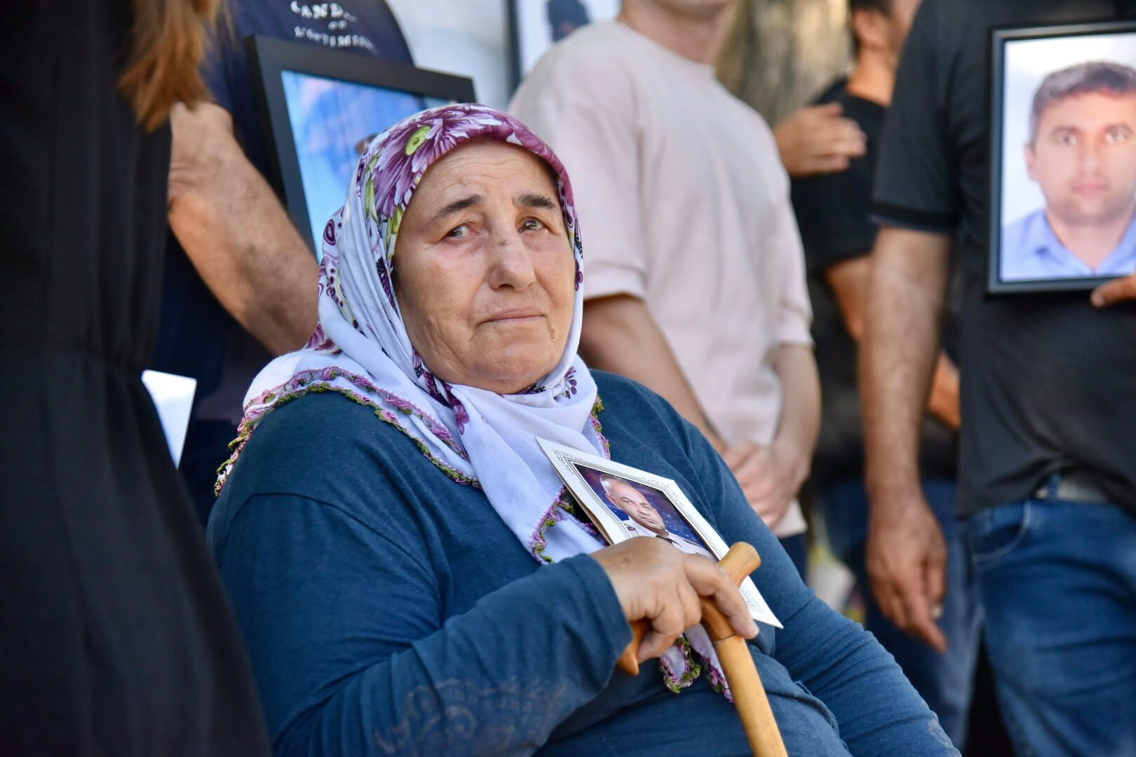 1790321851963Ai̇leler Mahkeme Ti̇m (7)