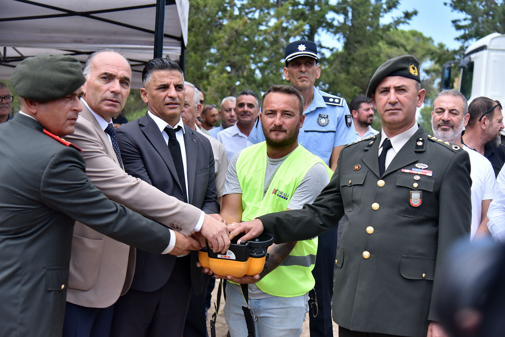 1790764805704Şehi̇tler Aniti Ti̇m (1)