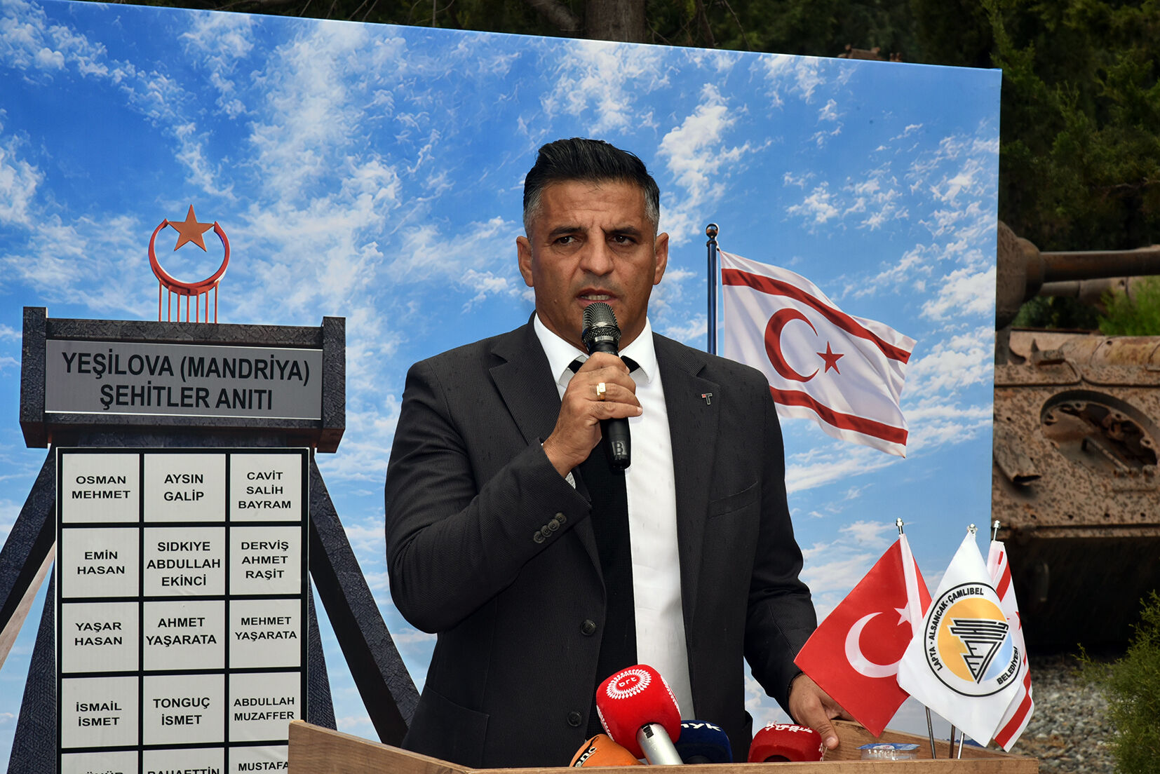 1790764805712Şehi̇tler Aniti Ti̇m (4)
