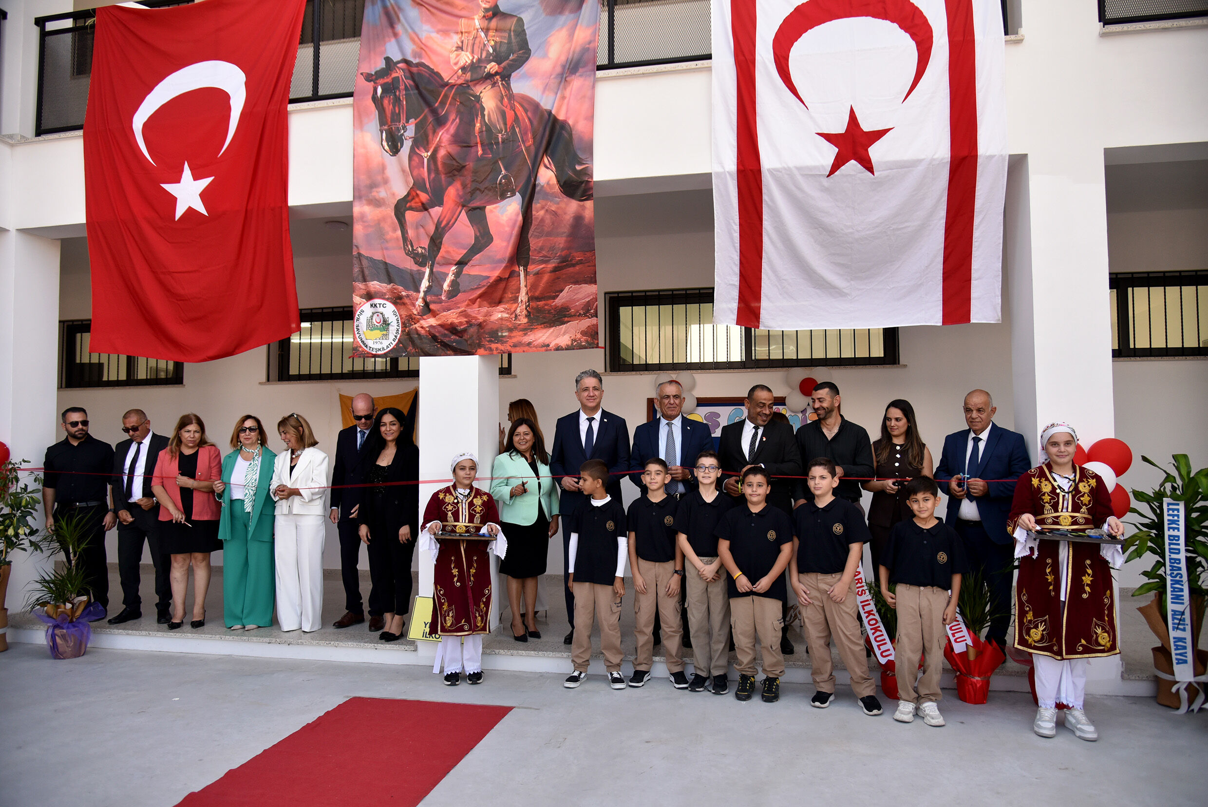 1790848797040Yenilenen Yesilkoy İlkokulu Torenle Acıldı 9 So