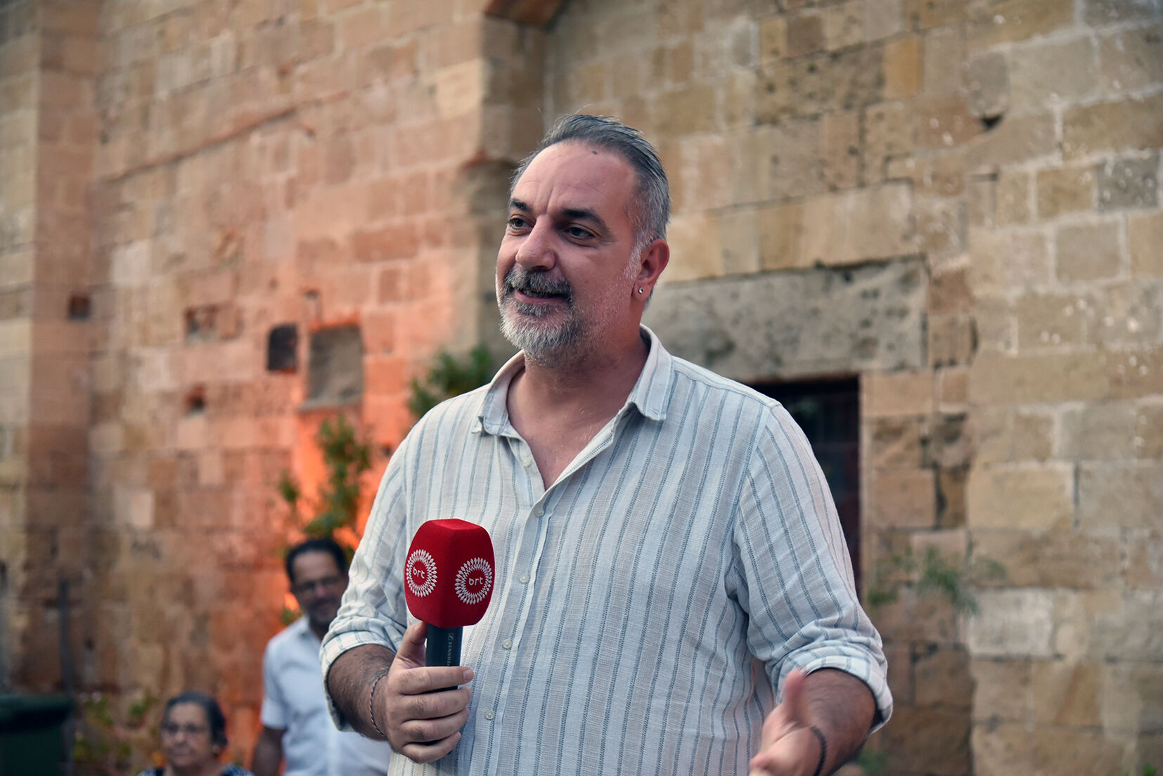 1790923424457Yiltan Taşçi Sergi̇ Ti̇m (6)