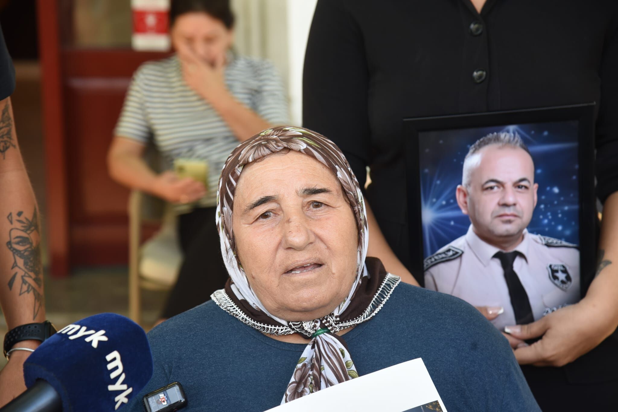 1791531758526Ai̇leler Mahkeme Önü Ero (2)