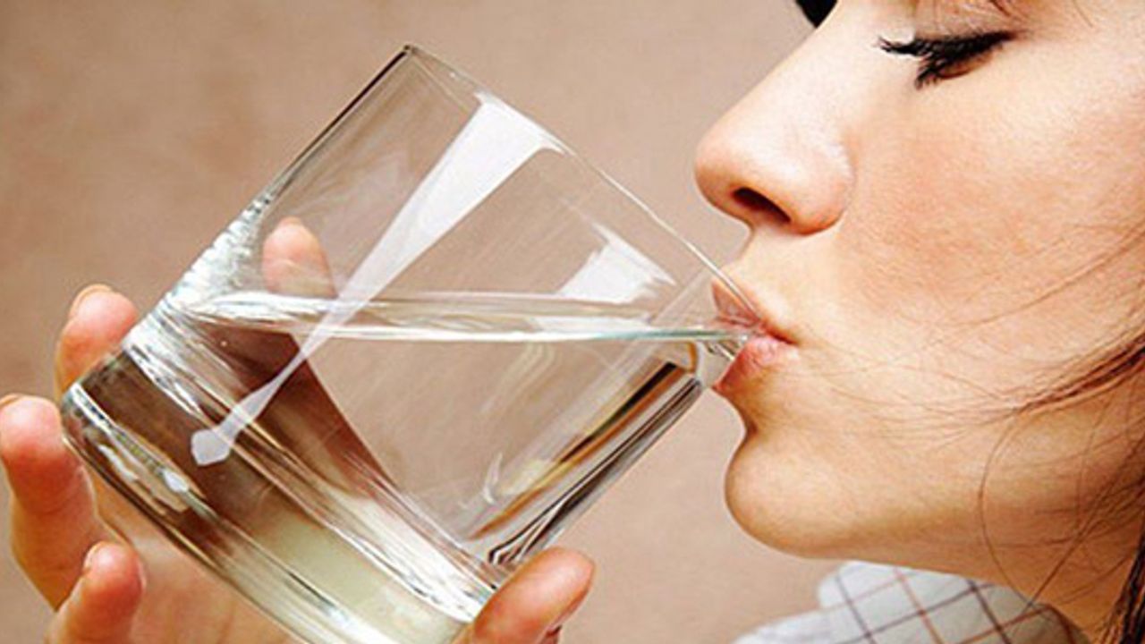 7 Günlük Su Orucu Nasıl Yapılır? Faydaları ve Zararları