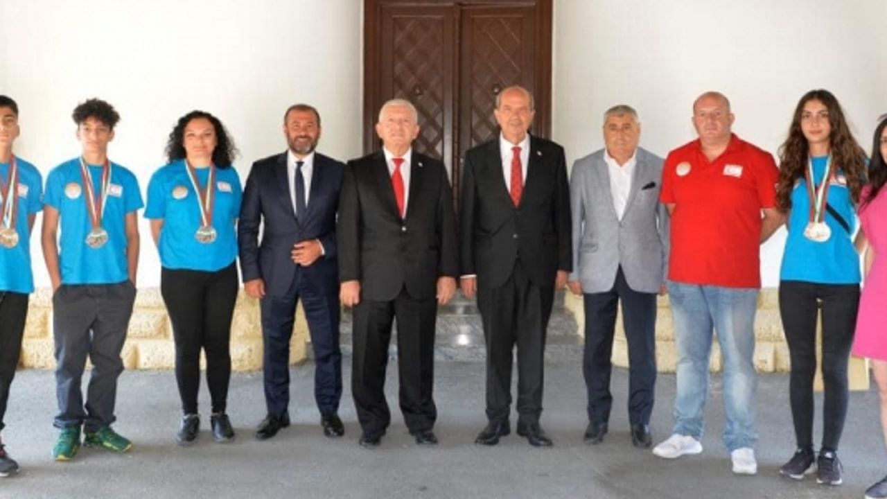 Cumhurbaşkanı Ersin Tatar, Bulgaristan’daki yarışmaya katılan sporcu ve antrenörlerini kabul etti