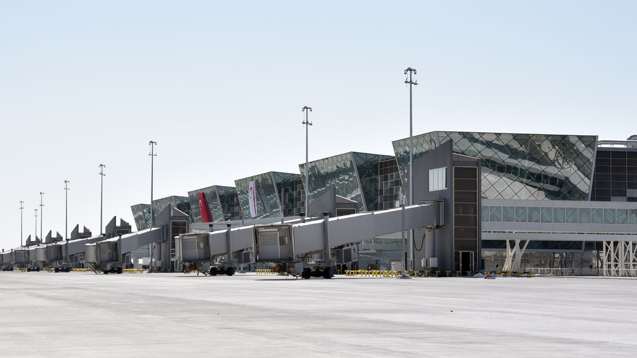 Arıklı: "Ercan Havalimanı yeni terminal açılışı 15 Kasım’da yapılacak"
