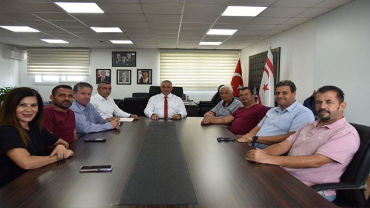 Çalışma Bakanı Taçoy, Hür-İş ile hademelerin sorunlarını görüştü