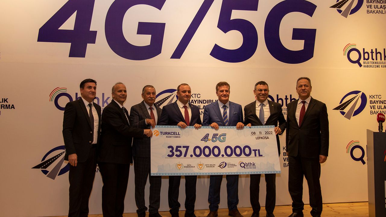 BTHK tarafından açılan 4G/5G ihalesini kazanan Kuzey Kıbrıs Turkcell’e yetkilendirme belgesi törenle verildi