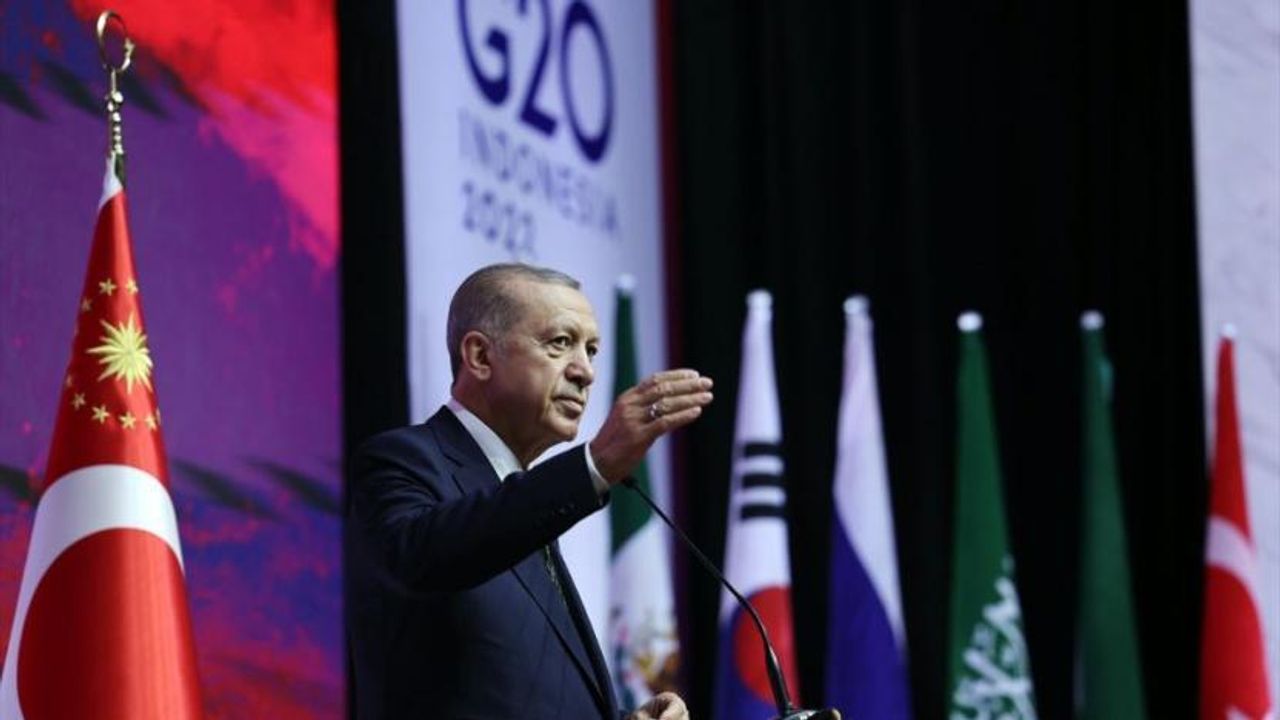 Erdoğan: “Siyasette ebedi olarak dargınlık, kırgınlık, küslük olmaz. Seçimden sonra sil baştan yapabiliriz”