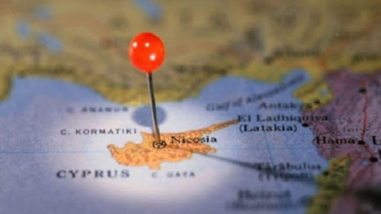 Rum siyasi partilerden Kıbrıs sorunuyla ilgili açıklamalar