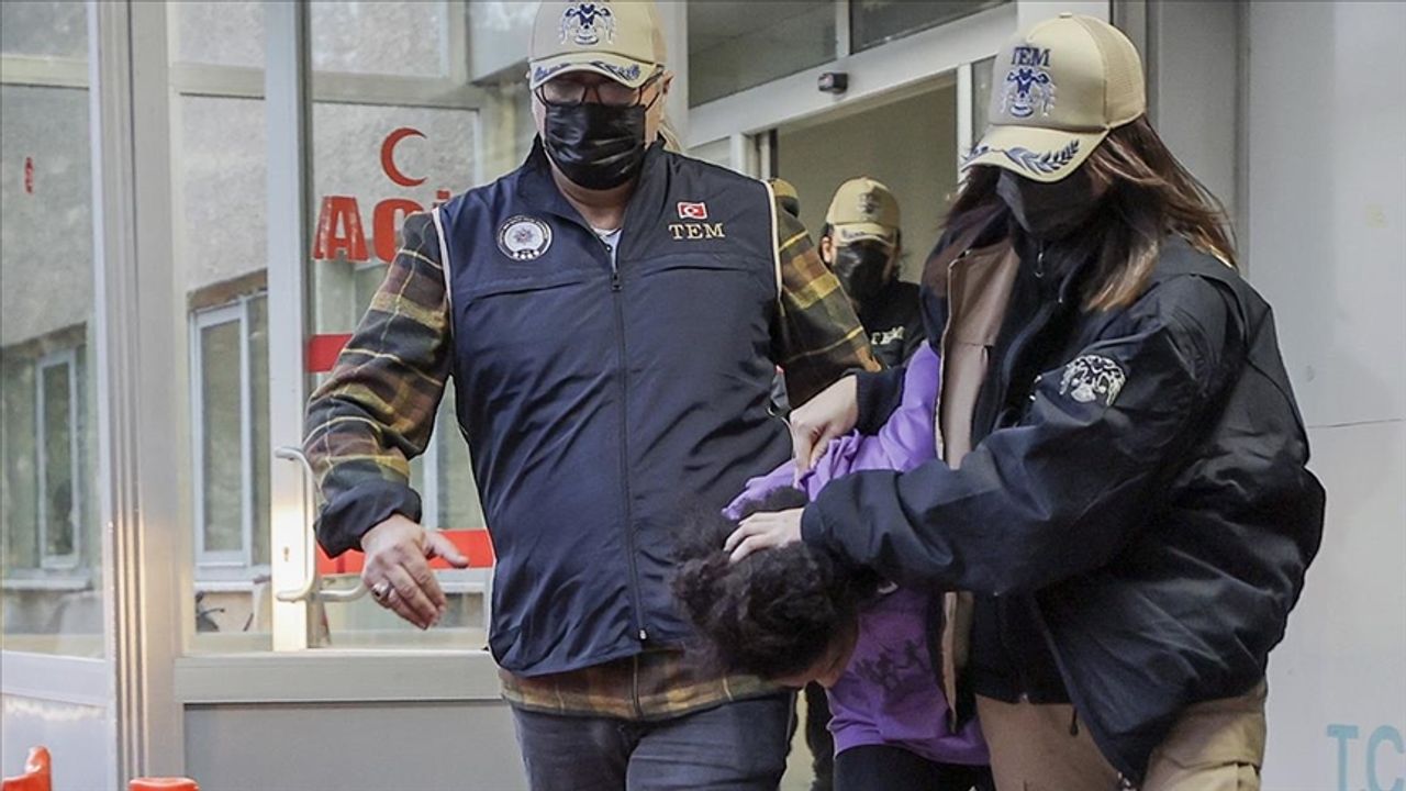 İstiklal Caddesi’ndeki terör saldırısıyla ilgili olarak gözaltına alınan 49 şüpheli adliyeye sevk edildi