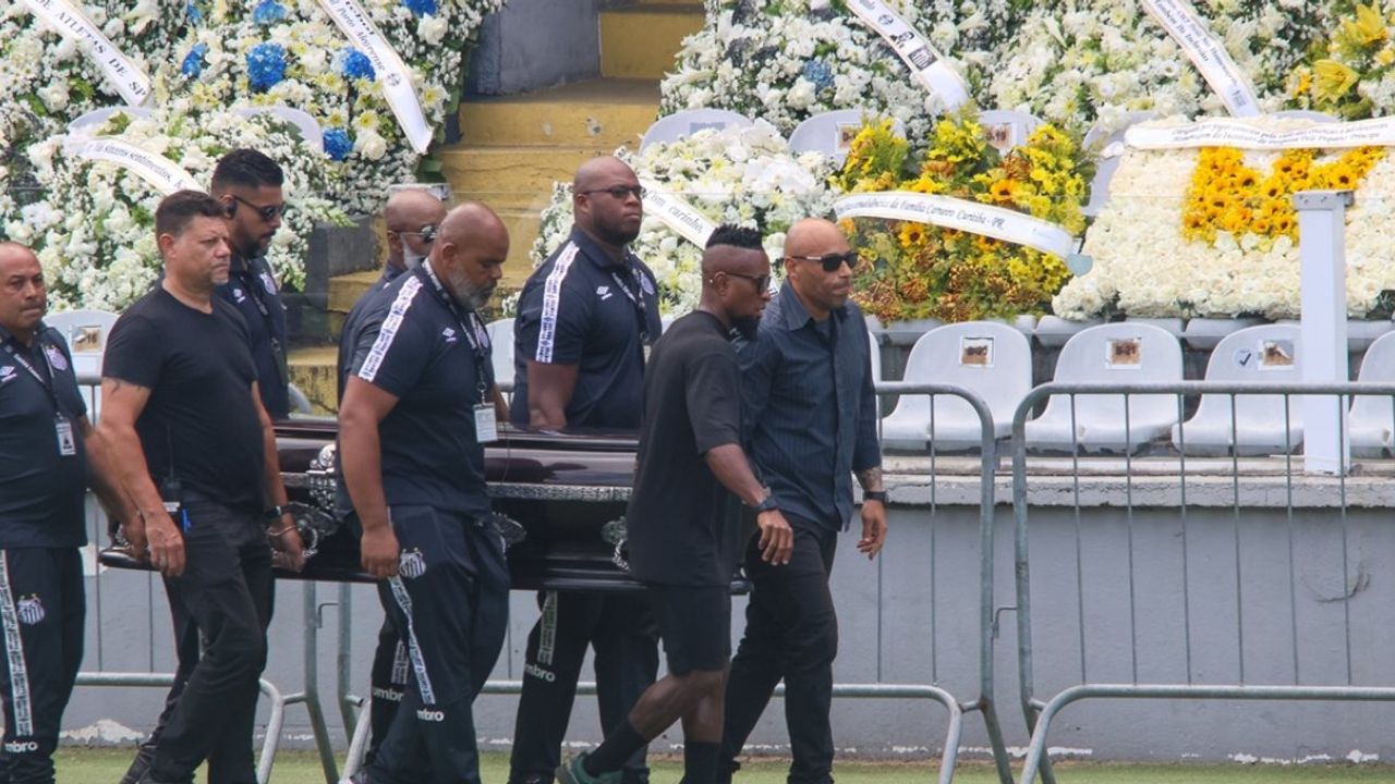 Brezilyalı efsane futbolcu Pele için cenaze töreni düzenleniyor