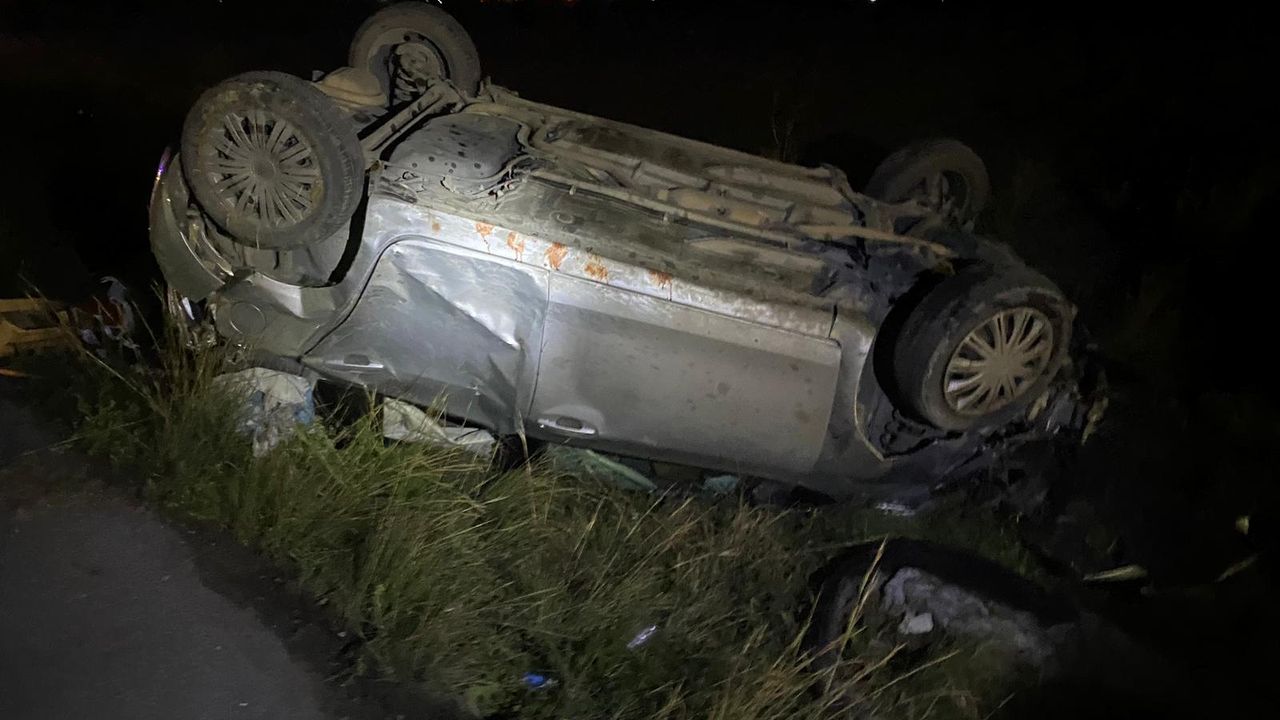 Girne-Lefkoşa ama yolunda aynı yönde seyreden iki araç çarpıştı, 4 kişi yaralandı