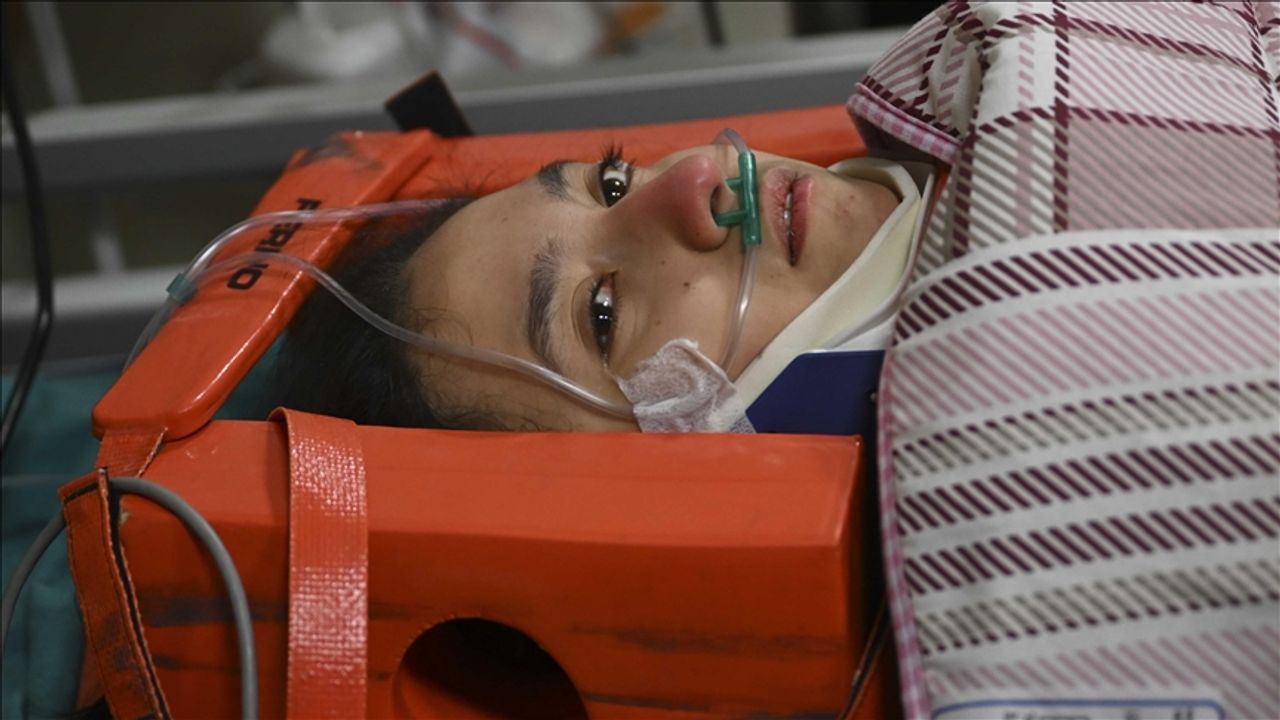 Kahramanmaraş'ta depremin 248. saatinde kurtarılan genç kız, doktorları şaşırttı