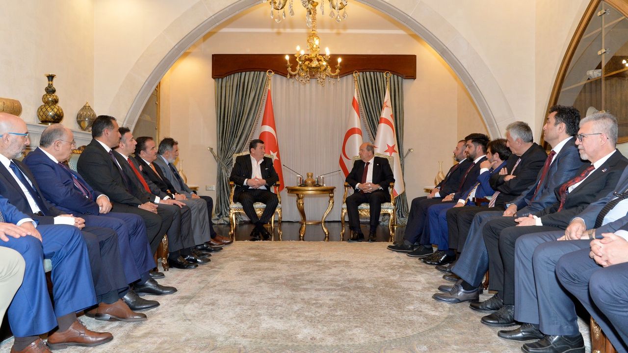 Cumhurbaşkanı Tatar, TSYD ile KTSYD Başkanı ve yönetim kurulu üyelerini kabul etti