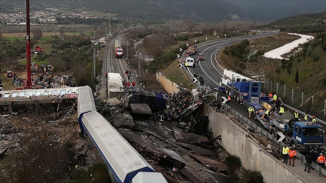 Yunanistan'daki tren kazasında ölenlerin sayısı 46'ya yükseldi