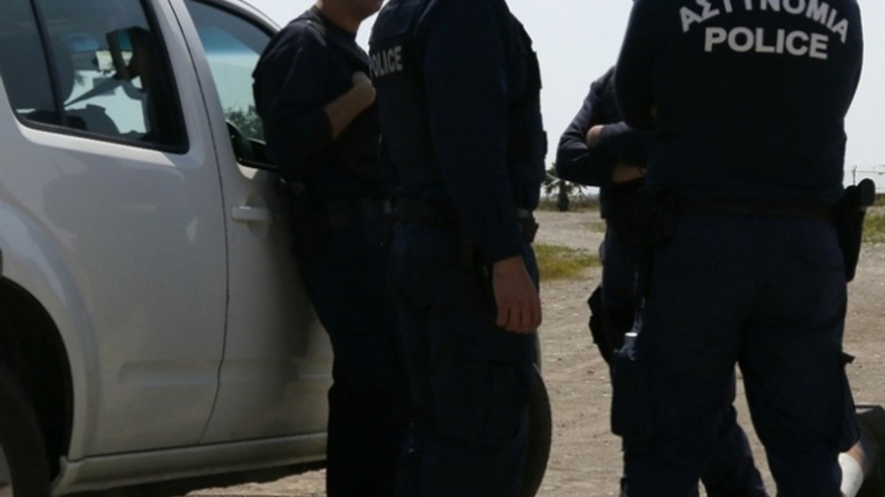 Güney Kıbrıs'ta, Yeşil Hattın denetlenmesinde görev yapacak özel polisler Mart ayı sonunda işbaşı yapacak