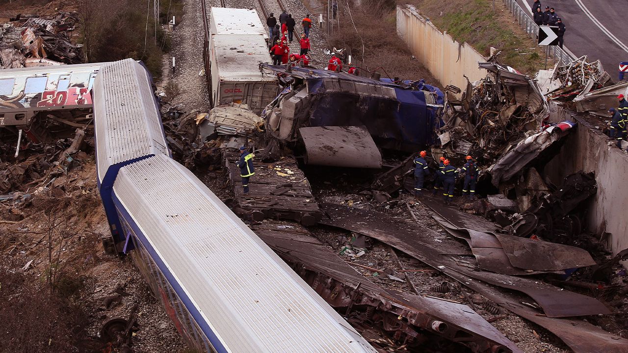 Yunanistan'daki tren kazasında 2 Kıbrıslı Rum öğrenci kayıp!