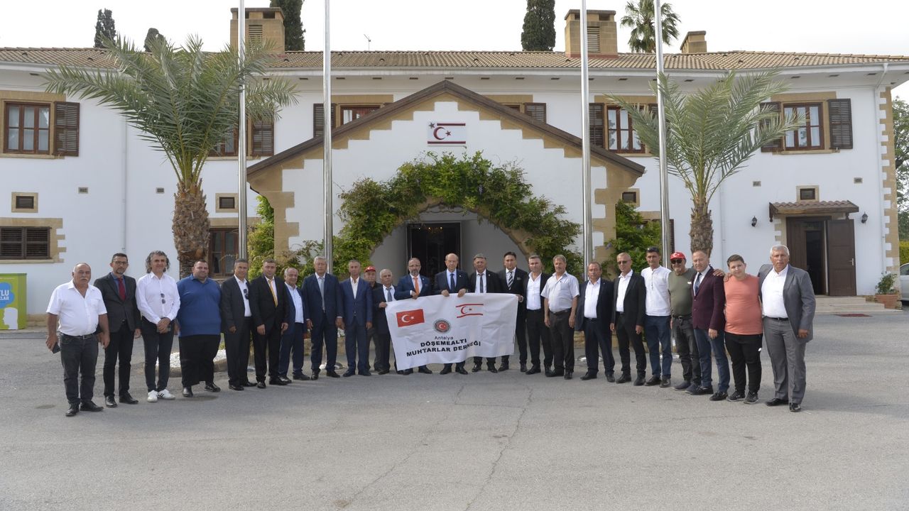 Cumhurbaşkanı Ersin Tatar, Antalya’dan gelen muhtarlar ile bir araya geldi