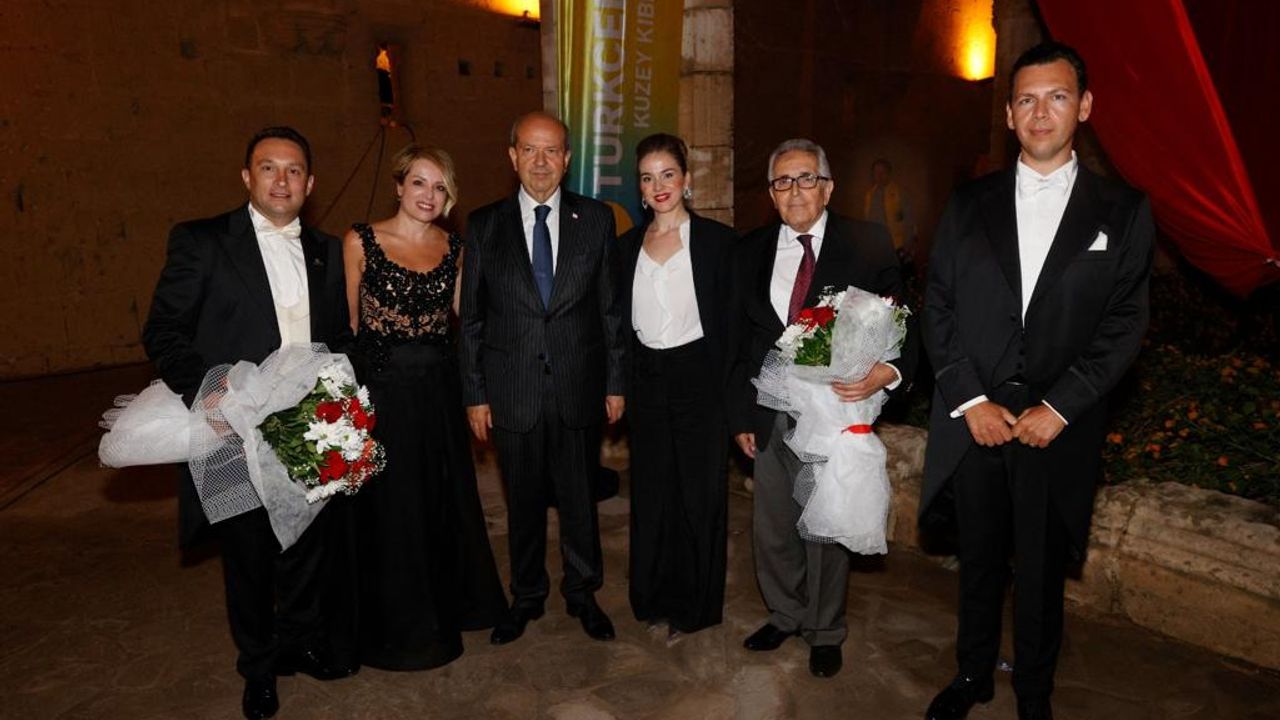 Cumhurbaşkanı Tatar, GKK Bandosu’nun Devlet Opera ve Bale Koordinasyon Merkezi işbirliğinde verdiği konseri izledi