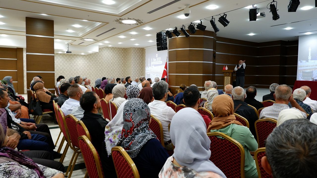 Hacı adaylarına yönelik seminer düzenlendi