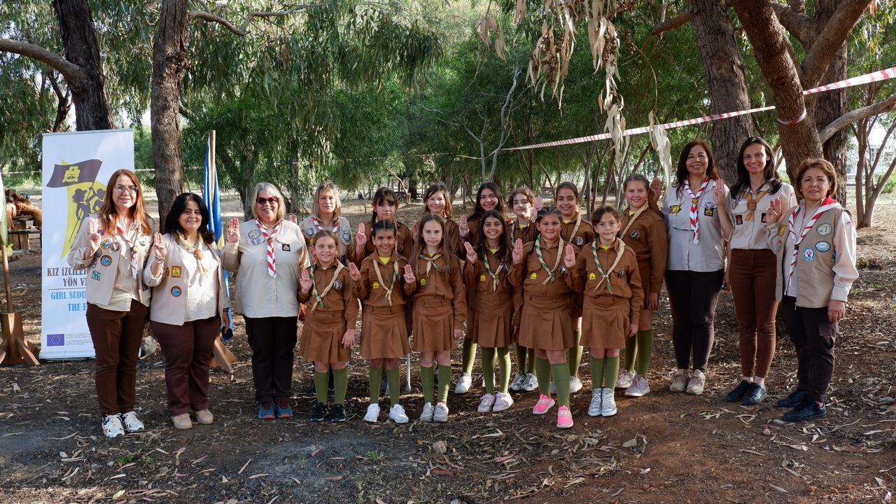 “Kız İzciler Geleceğe Yön Veriyor Projesi" kapsamında dostluk kampı düzenlendi