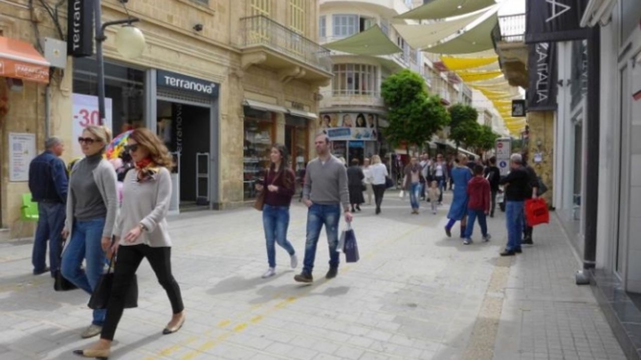 Kıbrıslı Rumlar durumların kötüden daha kötüye gittiğine inanıyor