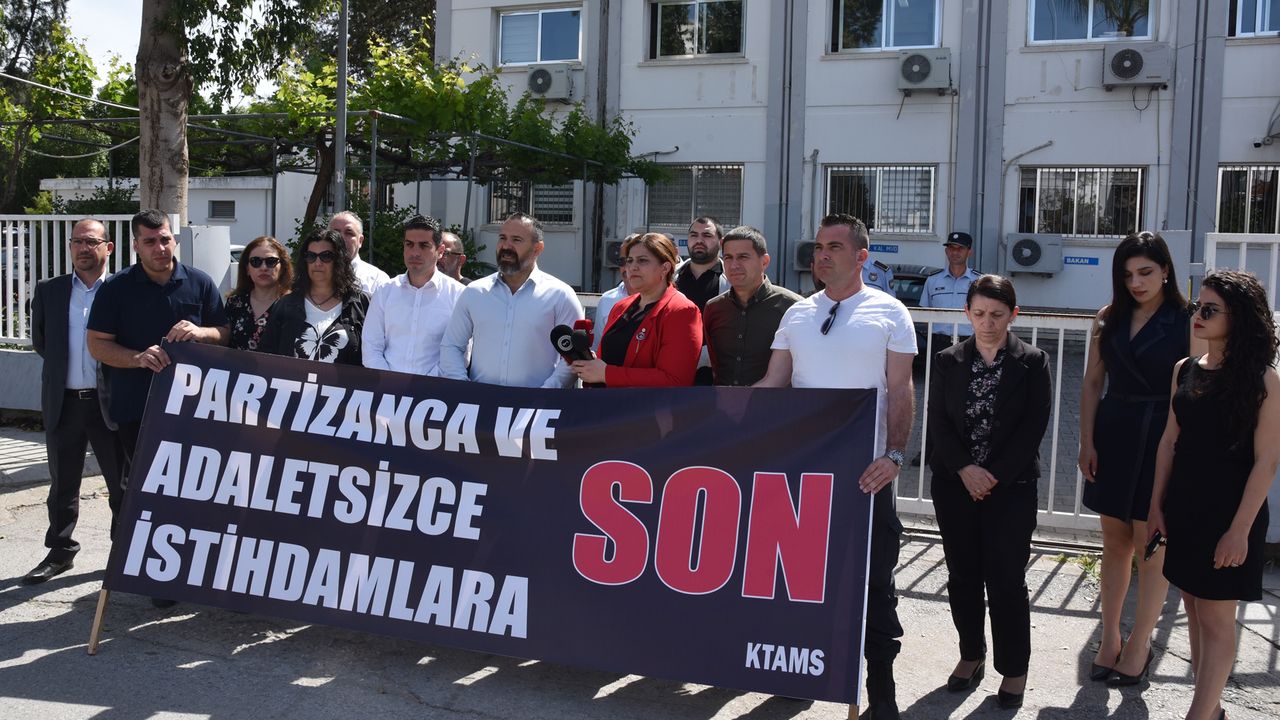 KTAMS, “Partizanca istihdam yapıldığı gerekçesiyle” hükümeti protesto etti