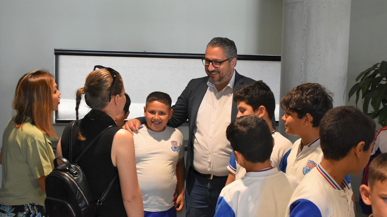 Mustafa Çağatay İlkokulu öğrencileri Girne Belediyesini ziyaret etti