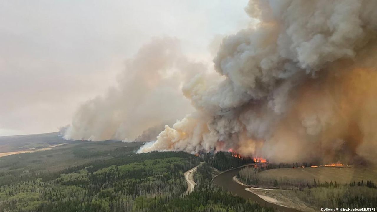 Kanada'da orman yangınları nedeniyle tahliye edilenlerin sayısı 29 bine çıktı