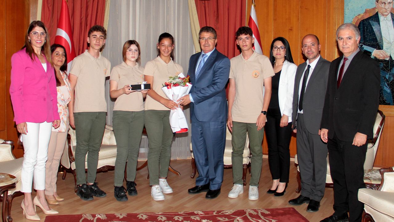 19 Mayıs Gençlik ve Spor Bayramı... Esin Leman Lisesi öğrencileri Başbakan Üstel’i ziyaret etti