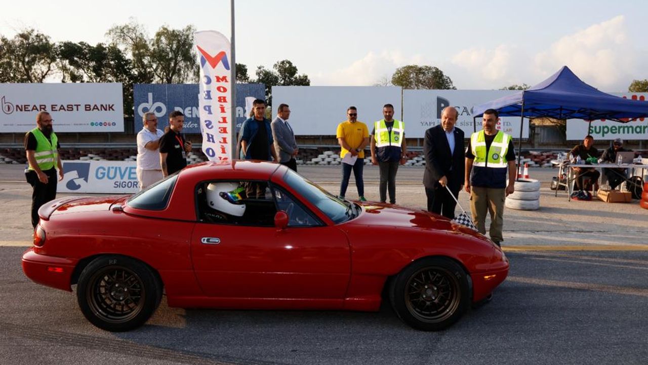 Cumhurbaşkanı Ersin Tatar, MobileLink Phone Shop Time Attack & Auto Show Drag Yarışı etkinliğine katıldı