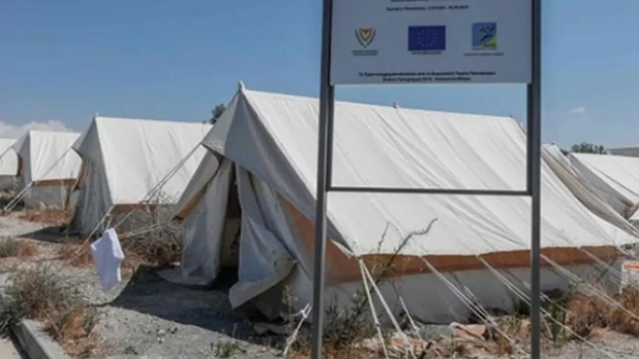 36 yaşındaki göçmen 8 aydır ara bölgede çadırda yaşıyor