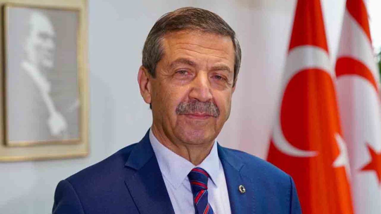 Dışişleri Bakanı Ertuğruloğlu, 30 Ağustos Zafer Bayramı’nı kutladı