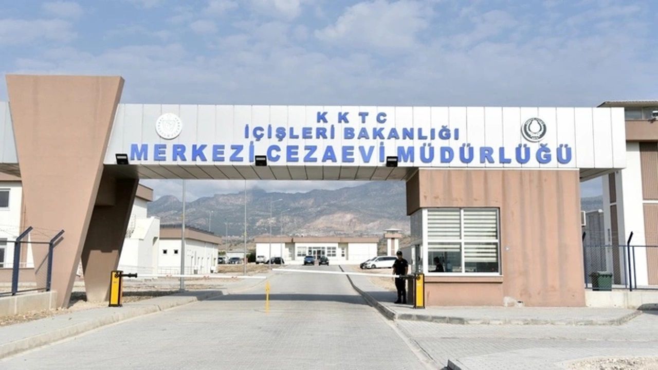 Erdoğan: “625 Kişilik cezaevinde 844 kişi var”