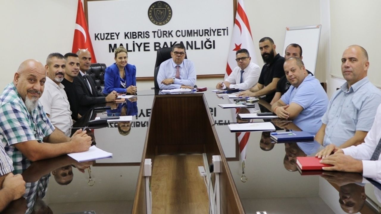 Maliye Bakanı Berova, Gümrük Çalışanları Sendikası (Güç-Sen) heyetini kabul etti