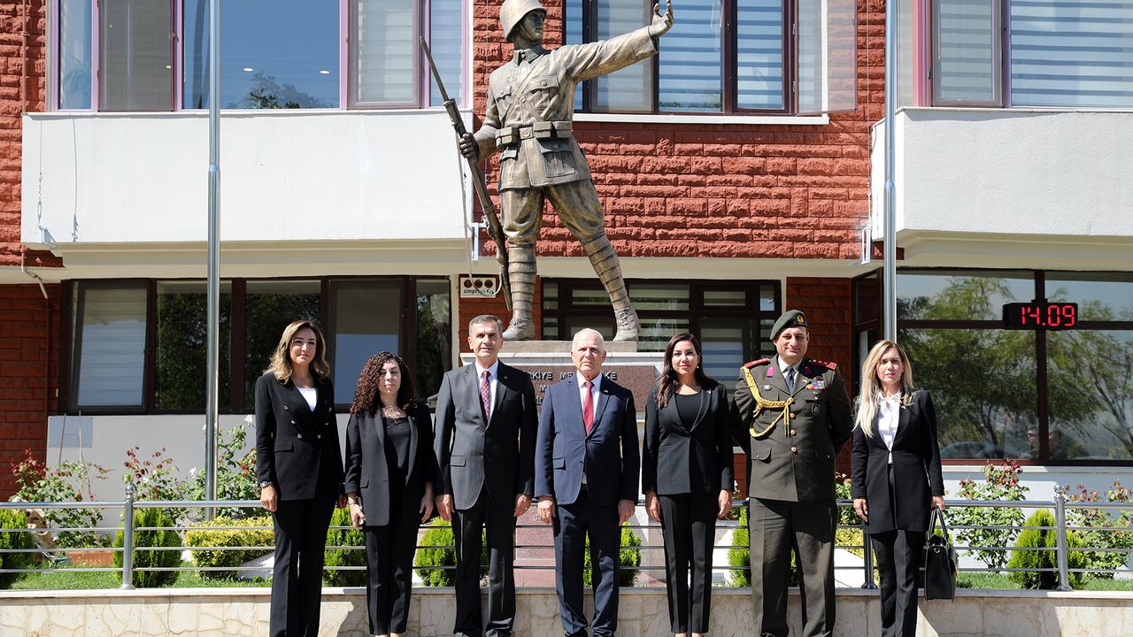 Cumhuriyet Meclisi Başkanı Töre Ankara’da Mehmetçik Vakfı’nı ziyaret etti