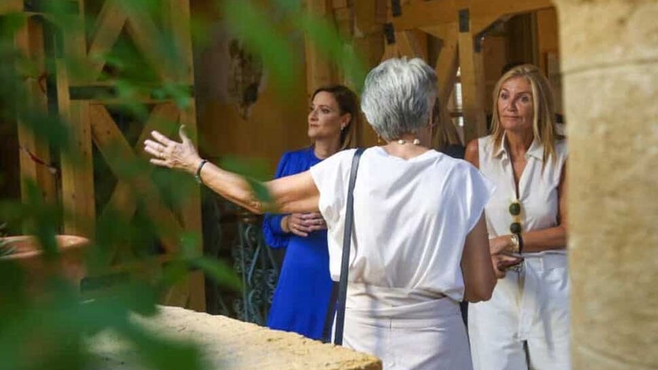 “First Lady”, Miçotakis ile Netanyahu’nun eşlerine Güney Kıbrıs’ı gezdirdi