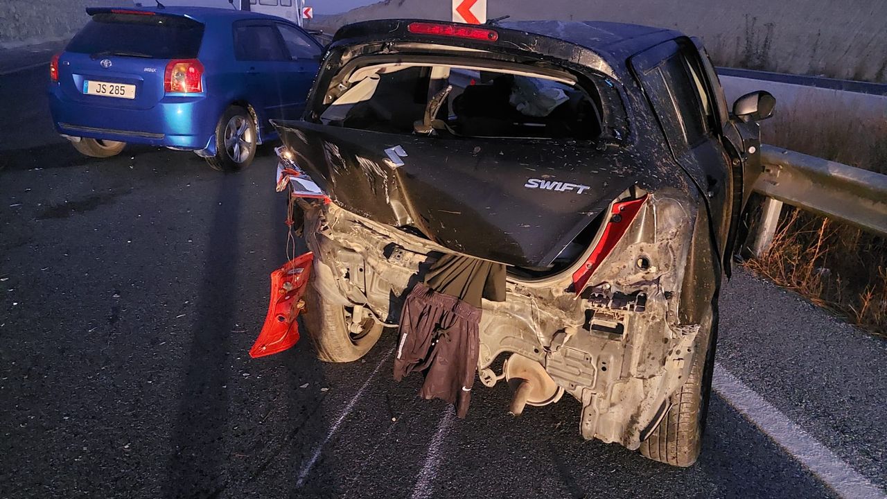 Yılmazköy-Serhatköy arasında zincirleme kaza…1'i ağır 3 yaralı