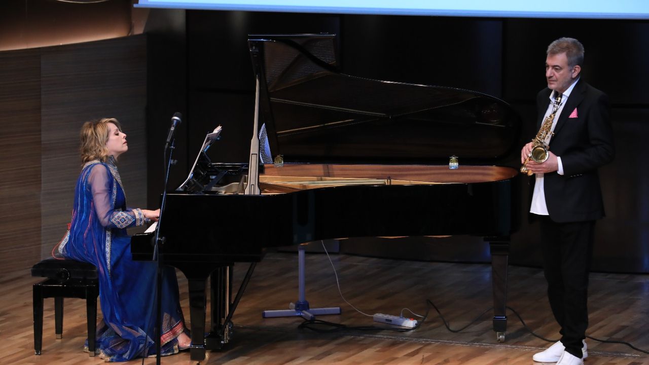 Rüya Taner ve Kürşat Başar Bakü'de konser verdi