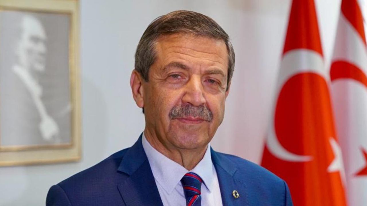 Dışişleri Bakanı Ertuğruloğlu, AA'nın "Yılın Kareleri" oylamasına katıldı